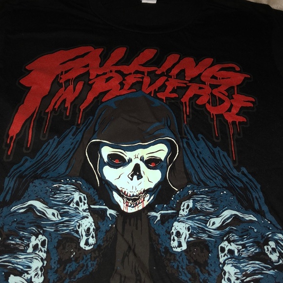 𝑭𝑨𝑳𝑳𝑰𝑵𝑮 𝑰𝑵 𝑹𝑬𝑽𝑬𝑹𝑺𝑬  𝑻𝒆𝒆 - Picture 2 of 4